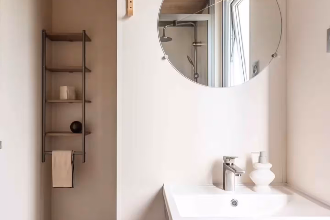 e2fbbbdc 42ac 49a1 8ff0 6fbacde5b160